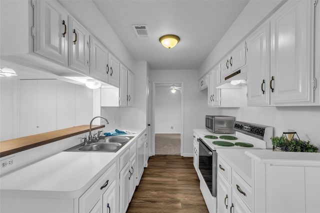 2970 Gessner Road, Houston, TX 77080