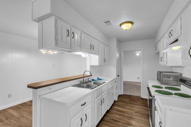 2970 Gessner Road, Houston, TX 77080