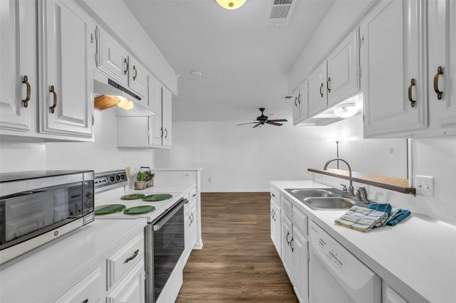 2970 Gessner Road, Houston, TX 77080