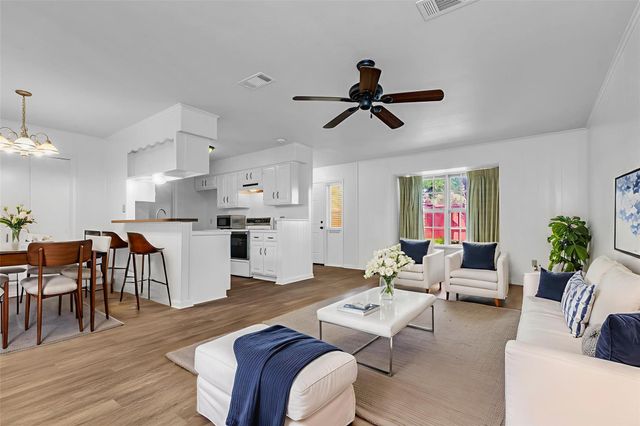 2970 Gessner Road, Houston, TX 77080