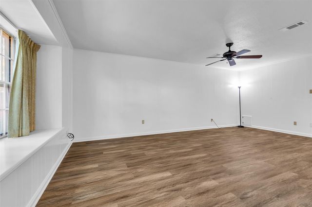 2970 Gessner Road, Houston, TX 77080