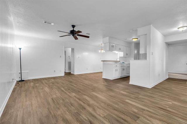 2970 Gessner Road, Houston, TX 77080