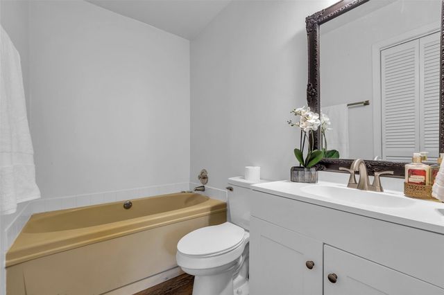 2970 Gessner Road, Houston, TX 77080