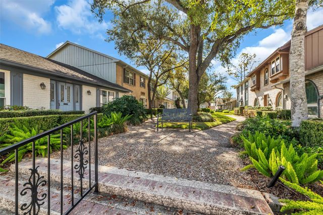 2970 Gessner Road, Houston, TX 77080