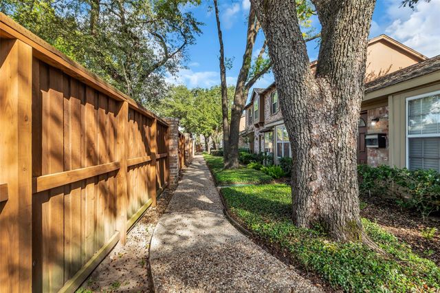 2970 Gessner Road, Houston, TX 77080