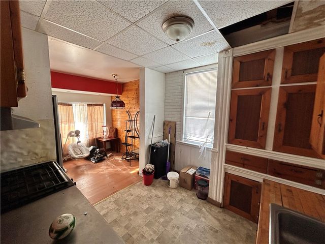 1 2nd St, Wilmerding, PA 15148