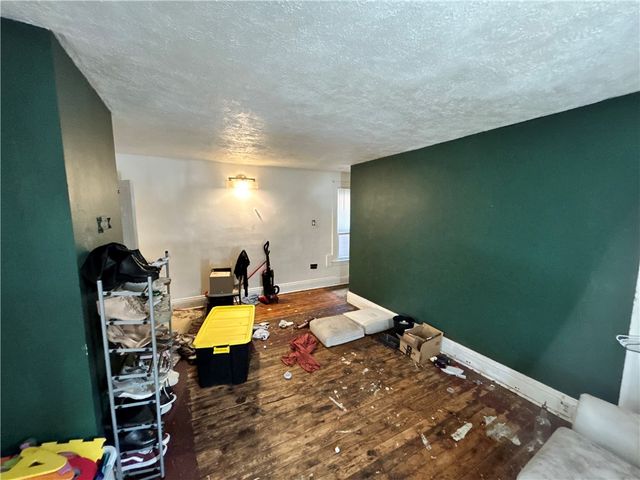 1 2nd St, Wilmerding, PA 15148