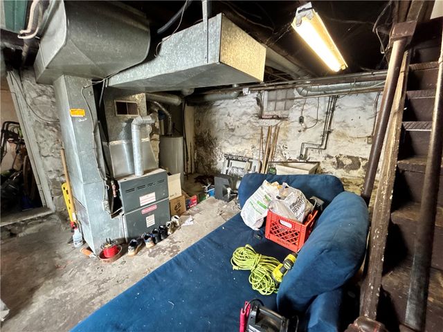 1 2nd St, Wilmerding, PA 15148