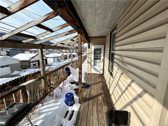 1 2nd St, Wilmerding, PA 15148