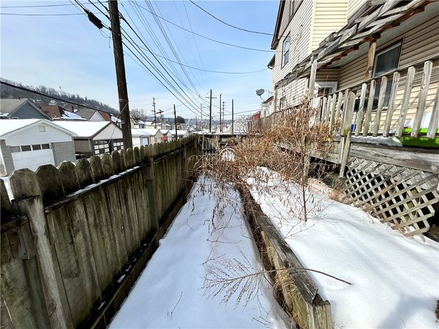 1 2nd St, Wilmerding, PA 15148