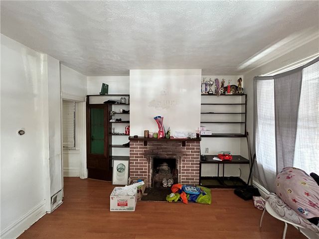 1 2nd St, Wilmerding, PA 15148