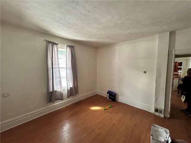 1 2nd St, Wilmerding, PA 15148