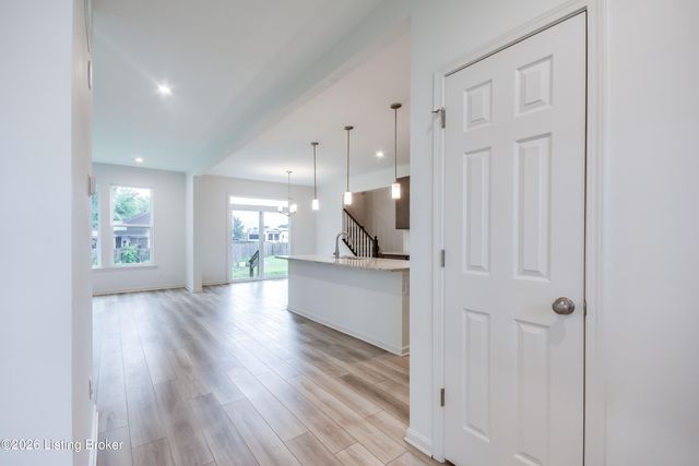 156 Goldeneye Ct, Shepherdsville, KY 40165