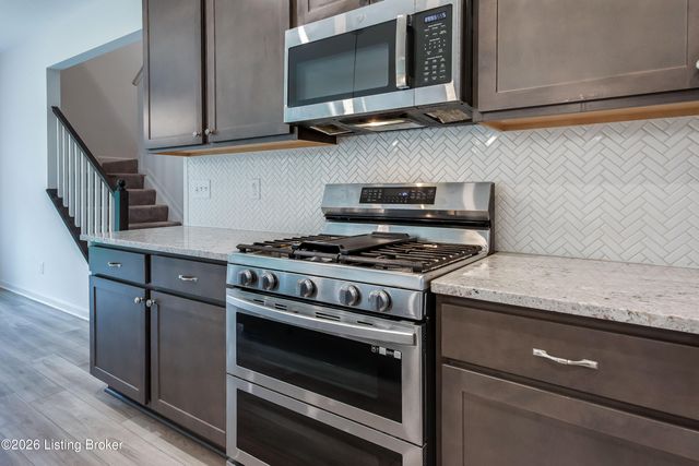 156 Goldeneye Ct, Shepherdsville, KY 40165