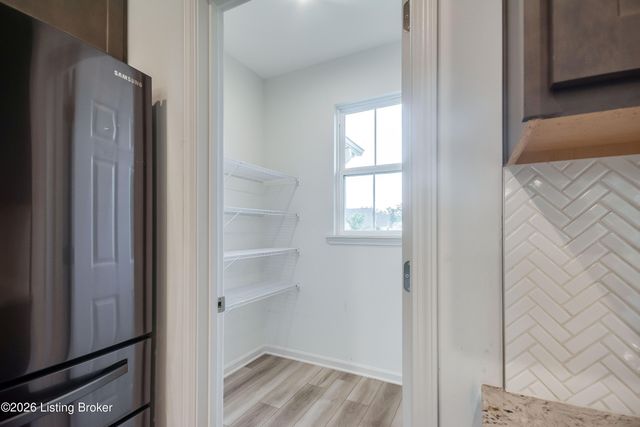 156 Goldeneye Ct, Shepherdsville, KY 40165