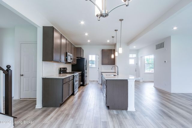 156 Goldeneye Ct, Shepherdsville, KY 40165
