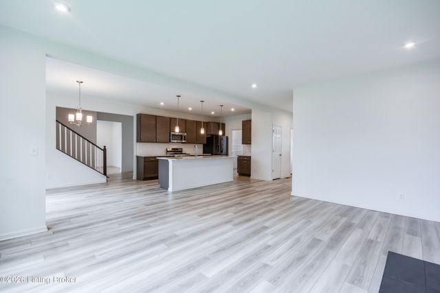 156 Goldeneye Ct, Shepherdsville, KY 40165