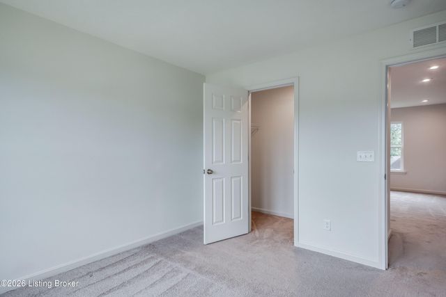 156 Goldeneye Ct, Shepherdsville, KY 40165
