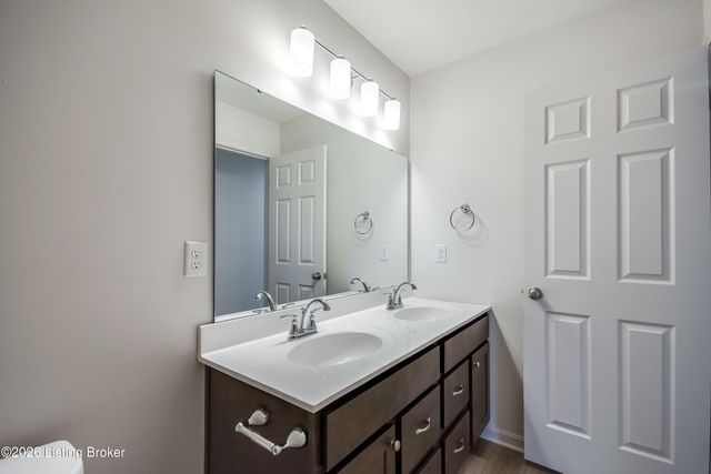 156 Goldeneye Ct, Shepherdsville, KY 40165