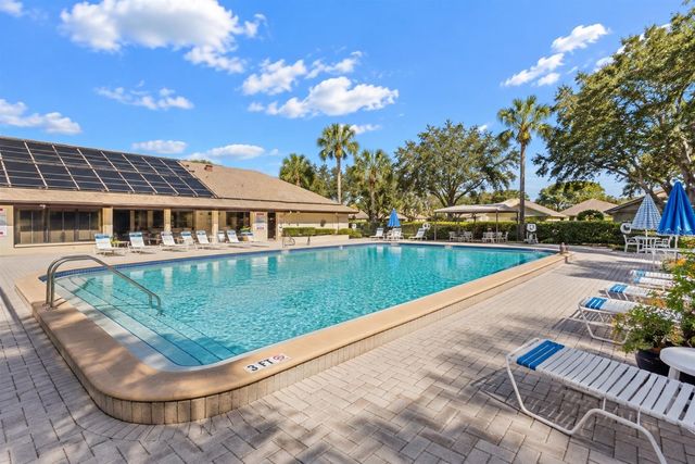 2502 ROYAL PINES CIRCLE 5B, Clearwater, FL 33763