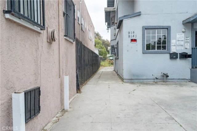 914 W 41st Street, Los Angeles, CA 90037