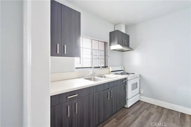 914 W 41st Street, Los Angeles, CA 90037