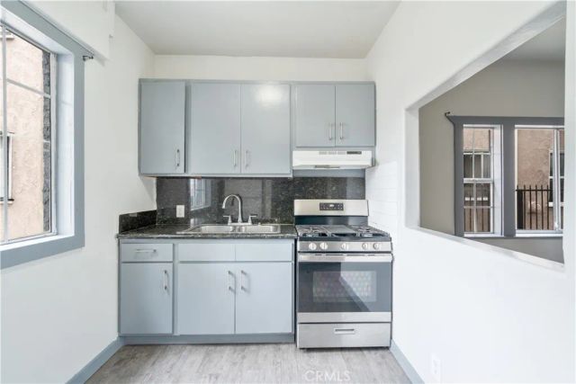 914 W 41st Street, Los Angeles, CA 90037