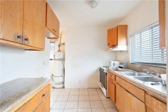 914 W 41st Street, Los Angeles, CA 90037