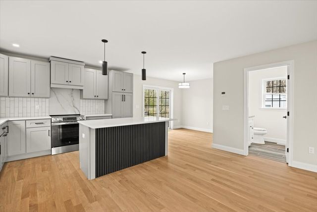 33 Glendale Ave, Brockton, MA 02301