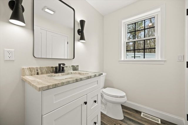 33 Glendale Ave, Brockton, MA 02301