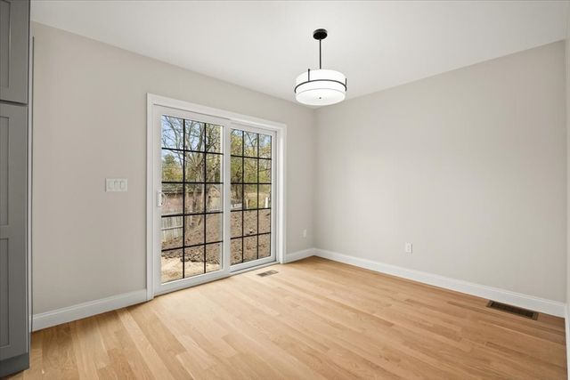 33 Glendale Ave, Brockton, MA 02301