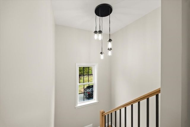 33 Glendale Ave, Brockton, MA 02301