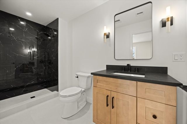 33 Glendale Ave, Brockton, MA 02301