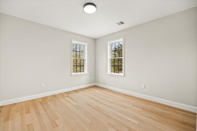 33 Glendale Ave, Brockton, MA 02301