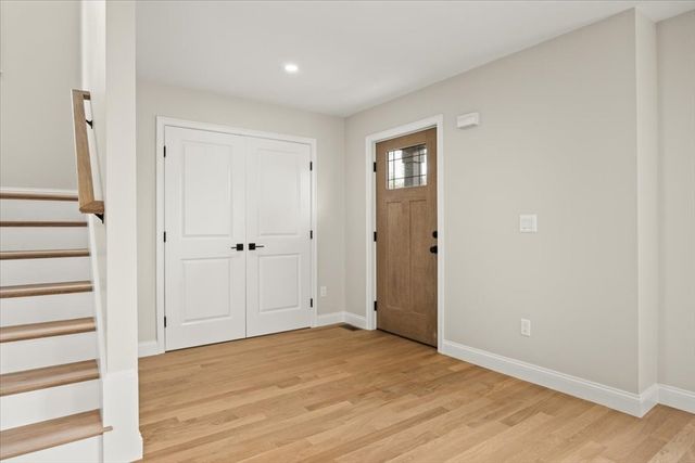 33 Glendale Ave, Brockton, MA 02301