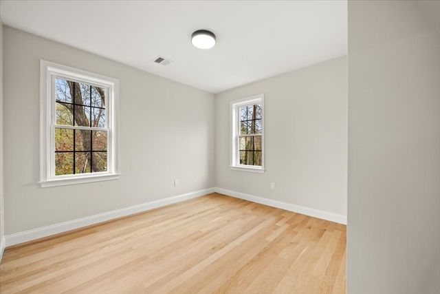 33 Glendale Ave, Brockton, MA 02301