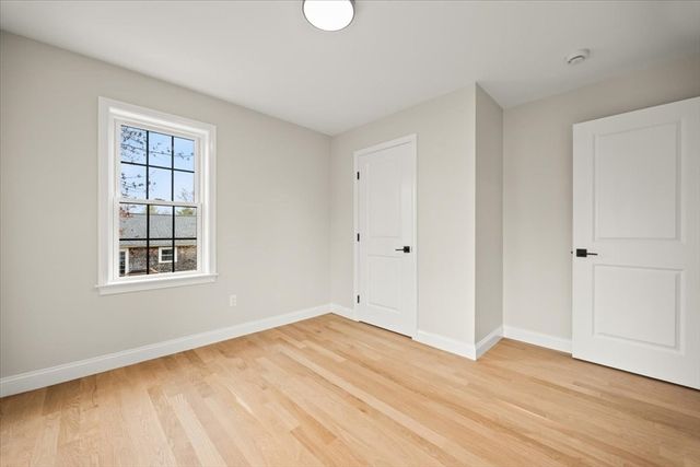 33 Glendale Ave, Brockton, MA 02301