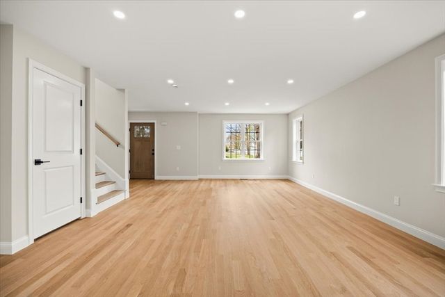 33 Glendale Ave, Brockton, MA 02301