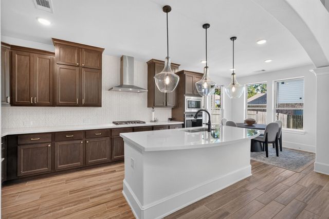 449 Devlin Shores Drive, Conroe, TX 77304