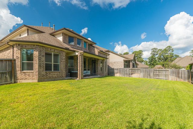 449 Devlin Shores Drive, Conroe, TX 77304