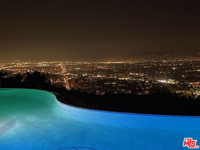 7833 Torreyson Drive, Los Angeles, CA 90046