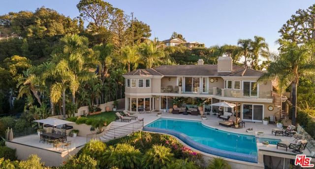 7833 Torreyson Drive, Los Angeles, CA 90046