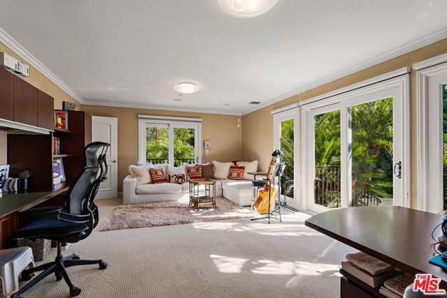 7833 Torreyson Drive, Los Angeles, CA 90046
