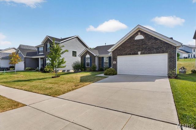 132 Prairie Wind Drive, Wentzville, MO 63385