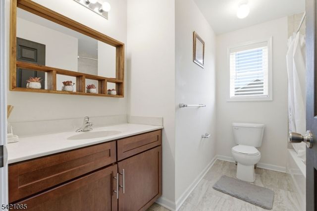 13 Jacob Way, Lopatcong Twp., NJ 08865