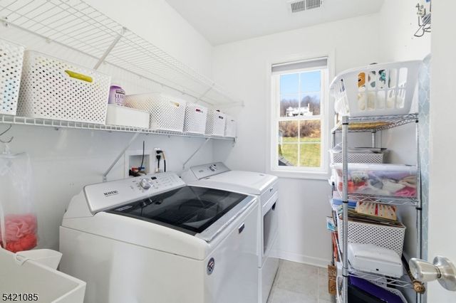 13 Jacob Way, Lopatcong Twp., NJ 08865