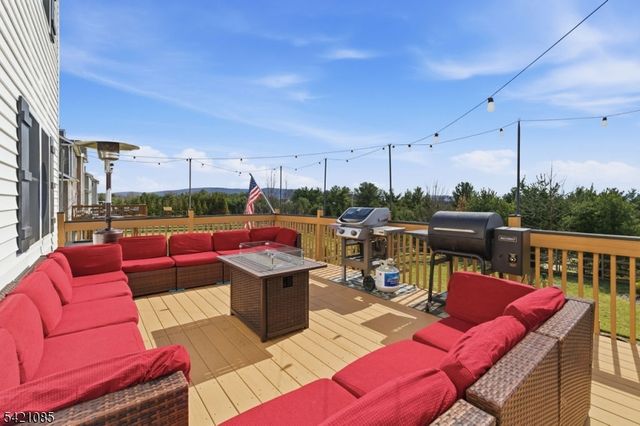 13 Jacob Way, Lopatcong Twp., NJ 08865