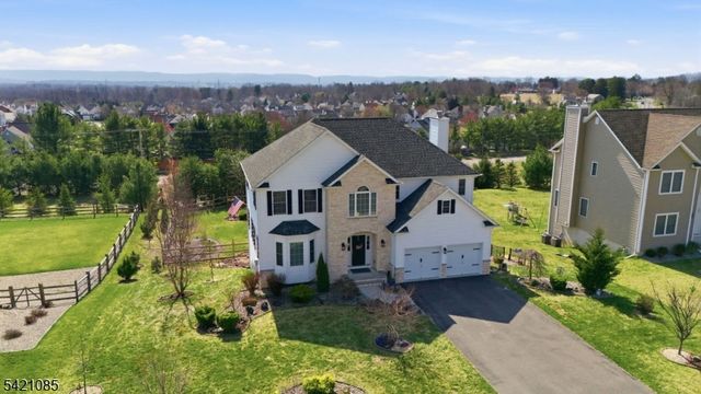 13 Jacob Way, Lopatcong Twp., NJ 08865