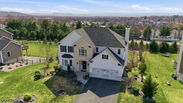 13 Jacob Way, Lopatcong Twp., NJ 08865