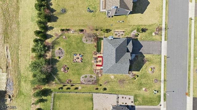 13 Jacob Way, Lopatcong Twp., NJ 08865